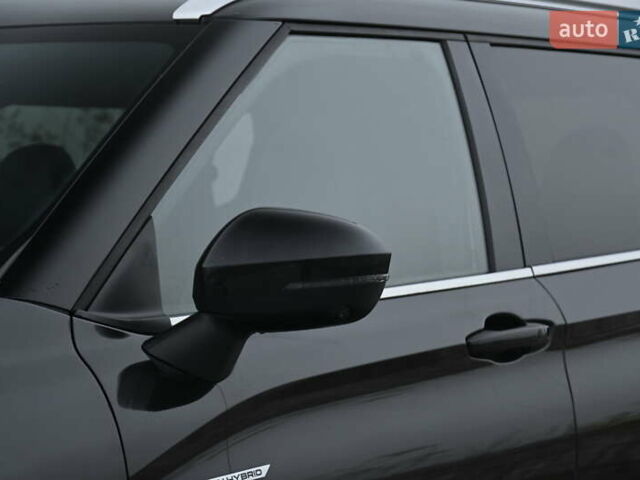 Черный Мицубиси Аутлендер, объемом двигателя 2.36 л и пробегом 20 тыс. км за 37400 $, фото 11 на Automoto.ua