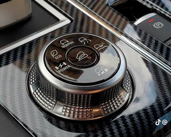 Черный Мицубиси Аутлендер, объемом двигателя 2.36 л и пробегом 37 тыс. км за 37000 $, фото 32 на Automoto.ua