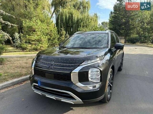 Черный Мицубиси Аутлендер, объемом двигателя 2.36 л и пробегом 37 тыс. км за 37000 $, фото 51 на Automoto.ua