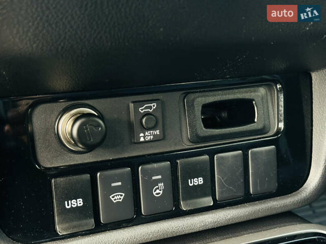 Черный Мицубиси Аутлендер, объемом двигателя 2.36 л и пробегом 64 тыс. км за 29900 $, фото 34 на Automoto.ua