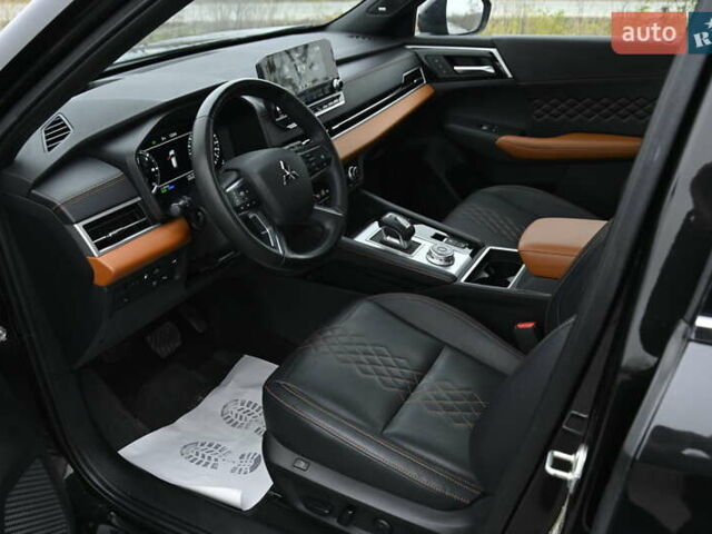 Черный Мицубиси Аутлендер, объемом двигателя 2.36 л и пробегом 20 тыс. км за 38000 $, фото 26 на Automoto.ua