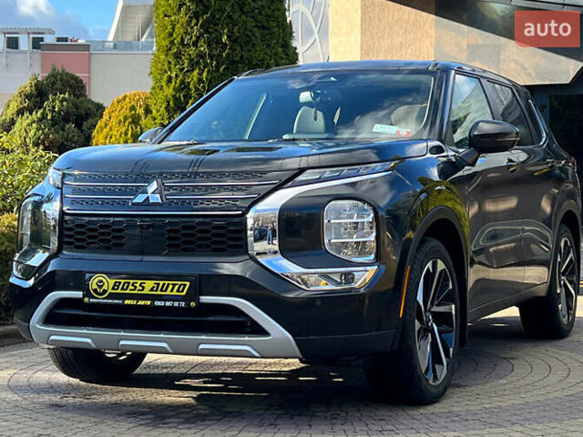 Черный Мицубиси Аутлендер, объемом двигателя 2.49 л и пробегом 6 тыс. км за 29300 $, фото 2 на Automoto.ua