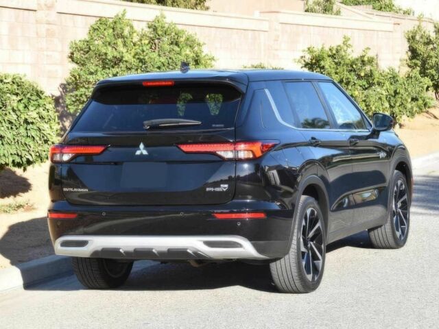 Чорний Міцубісі Аутлендер, об'ємом двигуна 2.4 л та пробігом 16 тис. км за 25500 $, фото 5 на Automoto.ua