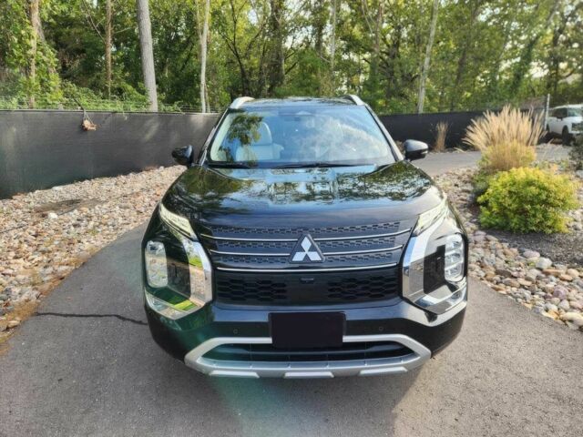 Черный Мицубиси Аутлендер, объемом двигателя 2.4 л и пробегом 27 тыс. км за 25400 $, фото 1 на Automoto.ua