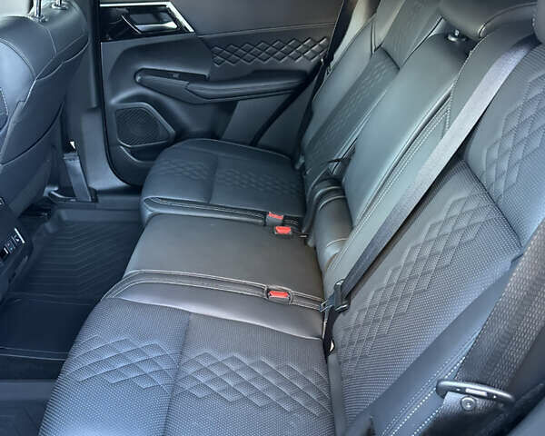 Черный Мицубиси Аутлендер, объемом двигателя 2.36 л и пробегом 21 тыс. км за 44000 $, фото 14 на Automoto.ua