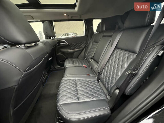 Черный Мицубиси Аутлендер, объемом двигателя 2.4 л и пробегом 56 тыс. км за 37300 $, фото 58 на Automoto.ua