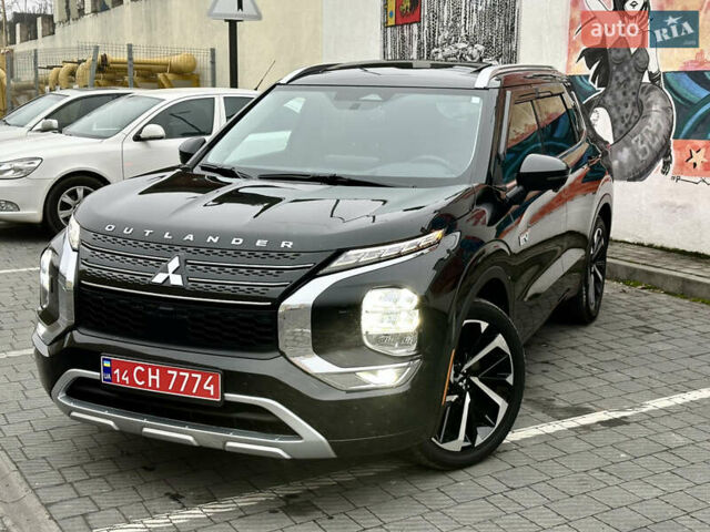 Черный Мицубиси Аутлендер, объемом двигателя 2.4 л и пробегом 56 тыс. км за 37300 $, фото 2 на Automoto.ua