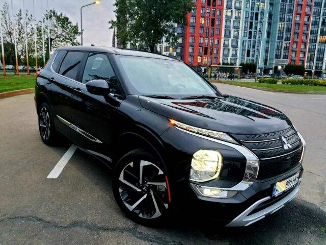 Черный Мицубиси Аутлендер, объемом двигателя 2.5 л и пробегом 5 тыс. км за 768 $, фото 2 на Automoto.ua
