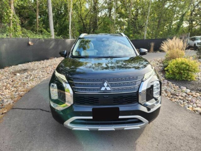 Чорний Міцубісі Аутлендер, об'ємом двигуна 0 л та пробігом 12 тис. км за 26000 $, фото 1 на Automoto.ua