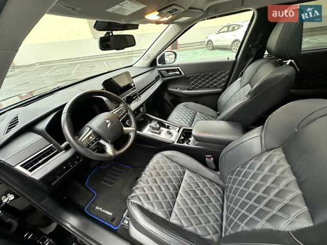 Черный Мицубиси Аутлендер, объемом двигателя 2.4 л и пробегом 56 тыс. км за 37300 $, фото 56 на Automoto.ua