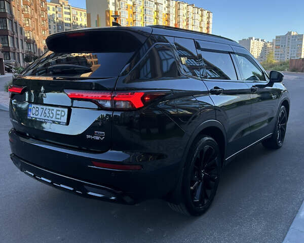 Черный Мицубиси Аутлендер, объемом двигателя 2.36 л и пробегом 21 тыс. км за 44000 $, фото 4 на Automoto.ua