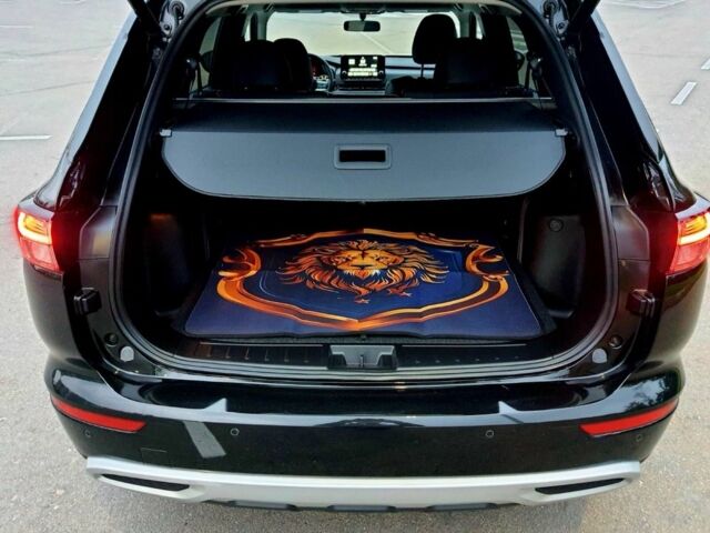 Черный Мицубиси Аутлендер, объемом двигателя 2.5 л и пробегом 5 тыс. км за 32499 $, фото 6 на Automoto.ua