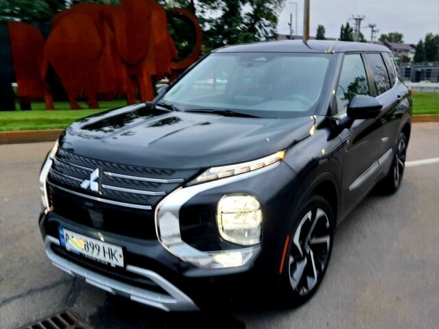 Черный Мицубиси Аутлендер, объемом двигателя 2.5 л и пробегом 5 тыс. км за 768 $, фото 1 на Automoto.ua