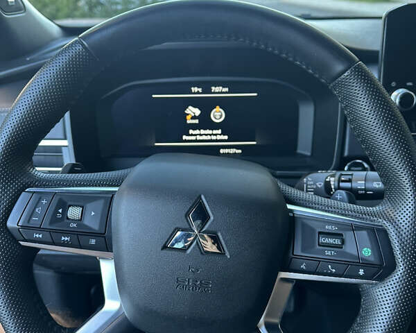 Черный Мицубиси Аутлендер, объемом двигателя 2.36 л и пробегом 21 тыс. км за 44000 $, фото 9 на Automoto.ua