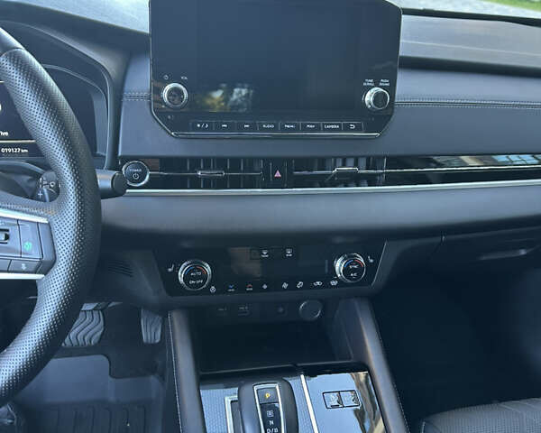 Черный Мицубиси Аутлендер, объемом двигателя 2.36 л и пробегом 21 тыс. км за 44000 $, фото 8 на Automoto.ua