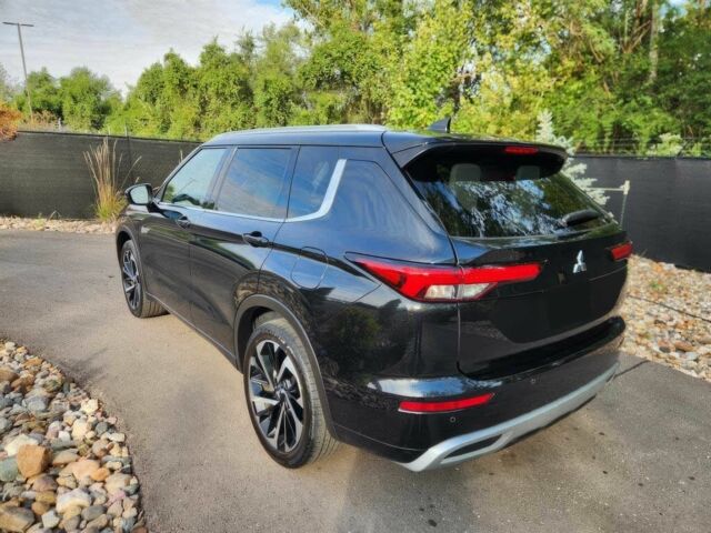 Черный Мицубиси Аутлендер, объемом двигателя 2.4 л и пробегом 27 тыс. км за 25400 $, фото 7 на Automoto.ua