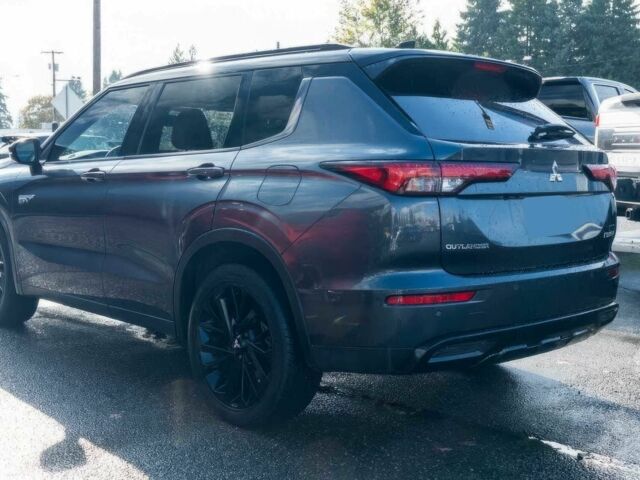 Черный Мицубиси Аутлендер, объемом двигателя 2.4 л и пробегом 6 тыс. км за 15200 $, фото 3 на Automoto.ua