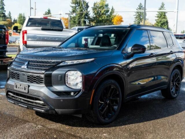 Черный Мицубиси Аутлендер, объемом двигателя 2.4 л и пробегом 6 тыс. км за 15200 $, фото 2 на Automoto.ua