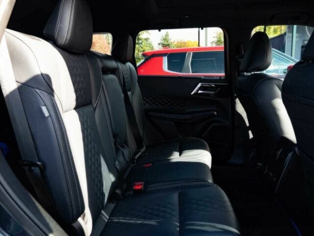 Черный Мицубиси Аутлендер, объемом двигателя 2.4 л и пробегом 6 тыс. км за 15200 $, фото 9 на Automoto.ua