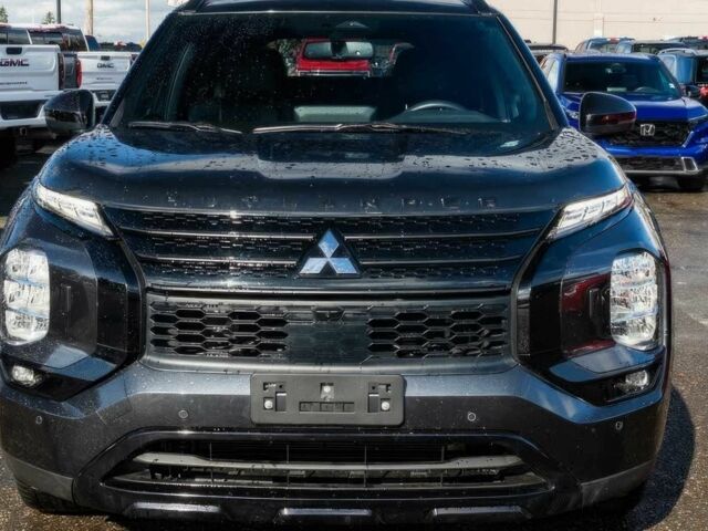 Черный Мицубиси Аутлендер, объемом двигателя 2.4 л и пробегом 6 тыс. км за 15200 $, фото 1 на Automoto.ua