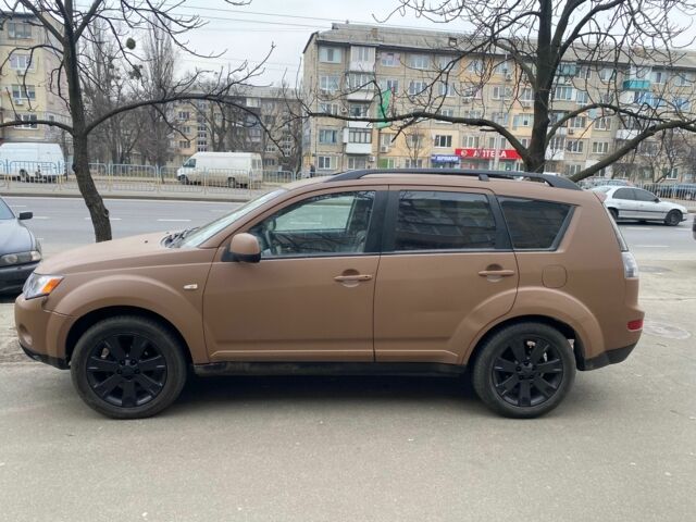 Міцубісі Аутлендер 2007 у Києві на Automoto.ua Коричневий Міцубісі Аутлендер, об'ємом двигуна 2 л та пробігом 272 тис. км за 4000 $, фото 4 на Automoto.ua