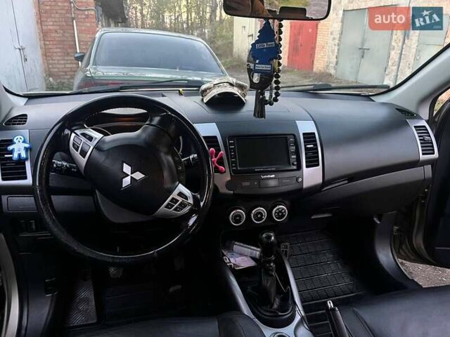 Коричневий Міцубісі Аутлендер, об'ємом двигуна 1.97 л та пробігом 290 тис. км за 8200 $, фото 9 на Automoto.ua