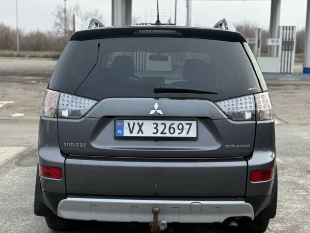 Коричневый Мицубиси Аутлендер, объемом двигателя 0 л и пробегом 300 тыс. км за 4750 $, фото 2 на Automoto.ua