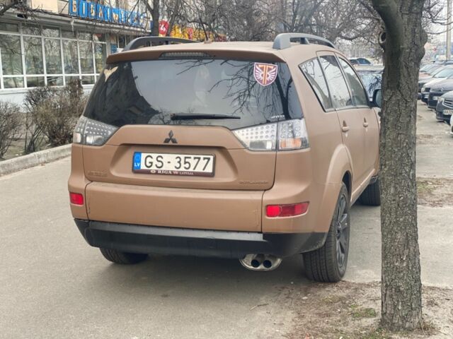 Міцубісі Аутлендер 2007 у Києві на Automoto.ua Коричневий Міцубісі Аутлендер, об'ємом двигуна 2 л та пробігом 272 тис. км за 4000 $, фото 8 на Automoto.ua
