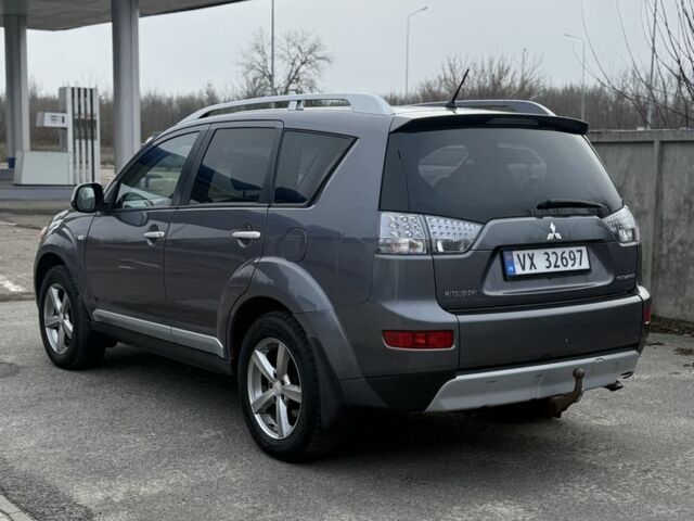 Коричневый Мицубиси Аутлендер, объемом двигателя 0 л и пробегом 300 тыс. км за 4750 $, фото 3 на Automoto.ua