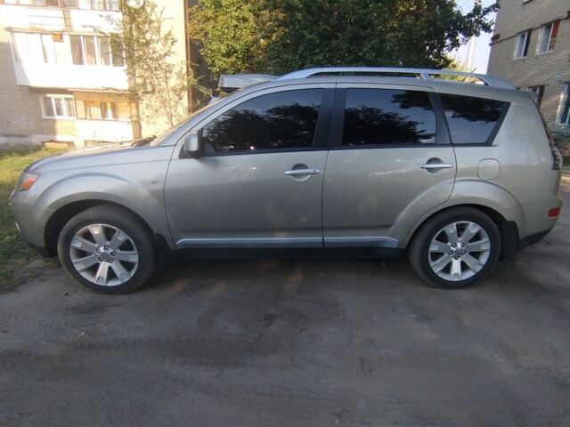 Мицубиси Аутлендер 2009 в Изюме на Automoto.ua Коричневый Мицубиси Аутлендер, объемом двигателя 2 л и пробегом 322 тыс. км за 5100 $, фото 1 на Automoto.ua