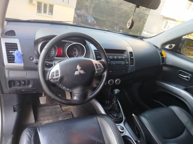 Мицубиси Аутлендер 2009 в Изюме на Automoto.ua Коричневый Мицубиси Аутлендер, объемом двигателя 2 л и пробегом 322 тыс. км за 5100 $, фото 4 на Automoto.ua