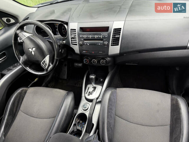 Коричневий Міцубісі Аутлендер, об'ємом двигуна 2.36 л та пробігом 200 тис. км за 9150 $, фото 16 на Automoto.ua