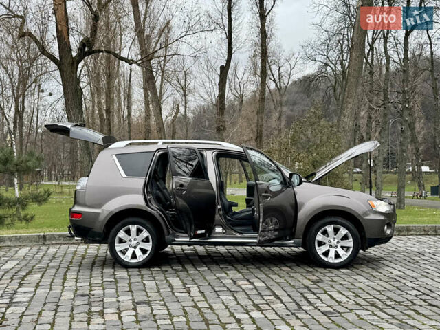 Коричневый Мицубиси Аутлендер, объемом двигателя 2.18 л и пробегом 208 тыс. км за 10555 $, фото 40 на Automoto.ua