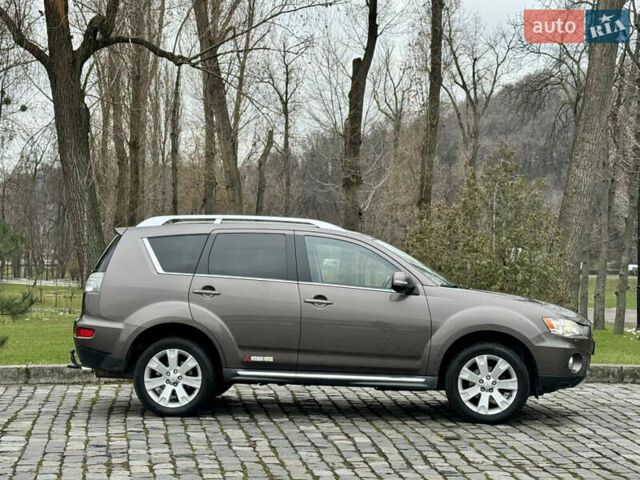 Коричневый Мицубиси Аутлендер, объемом двигателя 2.18 л и пробегом 208 тыс. км за 10555 $, фото 4 на Automoto.ua