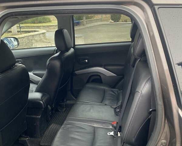 Коричневий Міцубісі Аутлендер, об'ємом двигуна 2.2 л та пробігом 266 тис. км за 11000 $, фото 9 на Automoto.ua