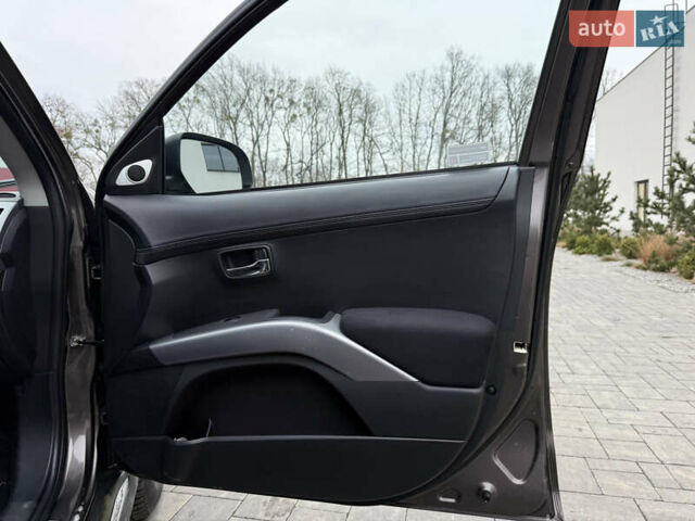 Коричневий Міцубісі Аутлендер, об'ємом двигуна 2.2 л та пробігом 235 тис. км за 10600 $, фото 35 на Automoto.ua