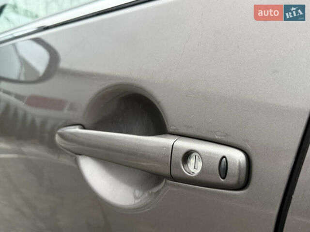 Коричневий Міцубісі Аутлендер, об'ємом двигуна 2.2 л та пробігом 235 тис. км за 10600 $, фото 12 на Automoto.ua