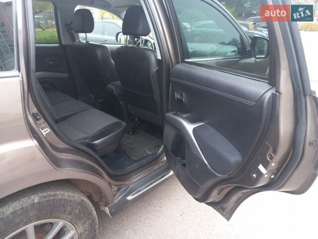 Коричневий Міцубісі Аутлендер, об'ємом двигуна 2.2 л та пробігом 240 тис. км за 10900 $, фото 13 на Automoto.ua