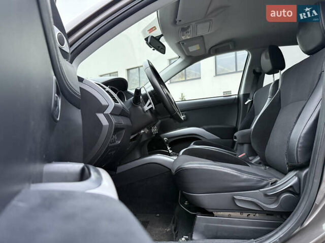 Коричневий Міцубісі Аутлендер, об'ємом двигуна 2.2 л та пробігом 235 тис. км за 10600 $, фото 41 на Automoto.ua