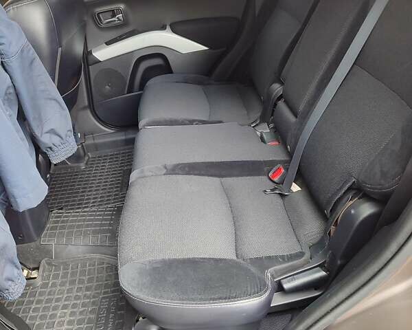 Коричневый Мицубиси Аутлендер, объемом двигателя 2.2 л и пробегом 210 тыс. км за 11500 $, фото 11 на Automoto.ua