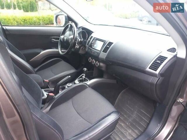 Коричневий Міцубісі Аутлендер, об'ємом двигуна 2.2 л та пробігом 240 тис. км за 10900 $, фото 6 на Automoto.ua