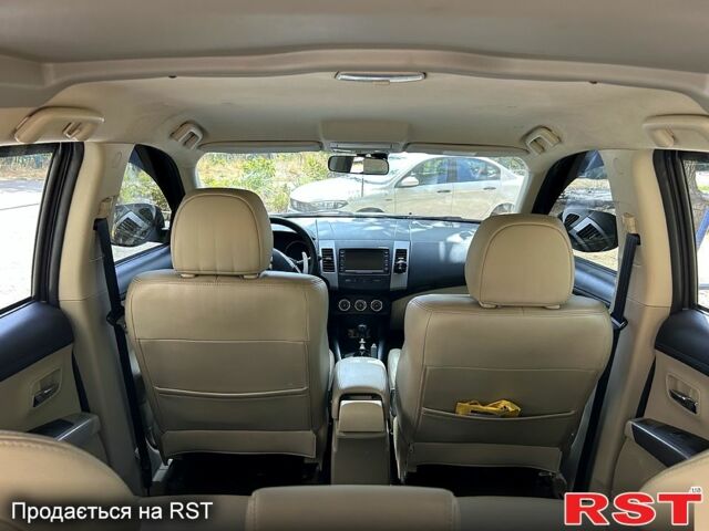 Коричневый Мицубиси Аутлендер, объемом двигателя 2.2 л и пробегом 281 тыс. км за 11250 $, фото 2 на Automoto.ua