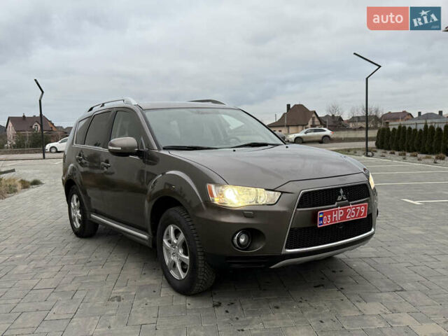 Коричневий Міцубісі Аутлендер, об'ємом двигуна 2.2 л та пробігом 235 тис. км за 10600 $, фото 4 на Automoto.ua