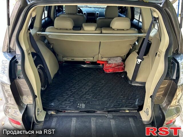 Коричневый Мицубиси Аутлендер, объемом двигателя 2.2 л и пробегом 281 тыс. км за 11250 $, фото 3 на Automoto.ua