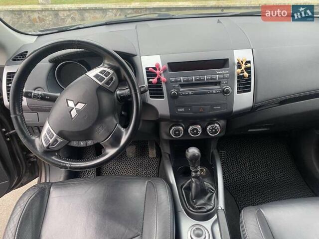 Коричневий Міцубісі Аутлендер, об'ємом двигуна 2.2 л та пробігом 266 тис. км за 11000 $, фото 11 на Automoto.ua