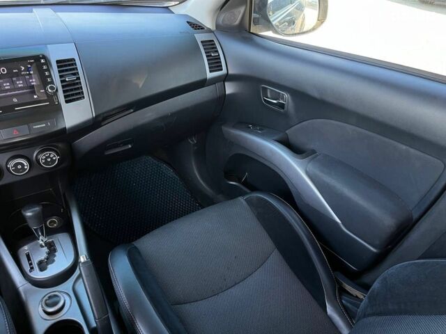 Мицубиси Аутлендер 2010 в Львове на Automoto.ua Коричневый Мицубиси Аутлендер, объемом двигателя 2.4 л и пробегом 303 тыс. км за 8990 $, фото 14 на Automoto.ua