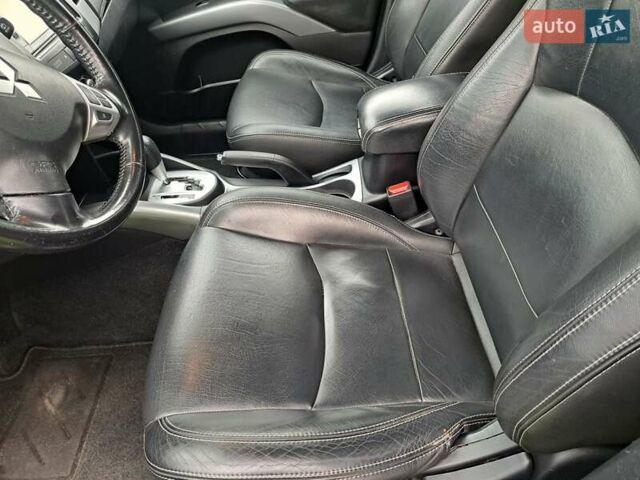Міцубісі Аутлендер 2010 у Харкові на Automoto.ua Коричневий Міцубісі Аутлендер, об'ємом двигуна 2 л та пробігом 207 тис. км за 10950 $, фото 16 на Automoto.ua