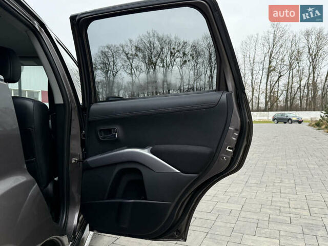 Коричневий Міцубісі Аутлендер, об'ємом двигуна 2.2 л та пробігом 235 тис. км за 10600 $, фото 28 на Automoto.ua