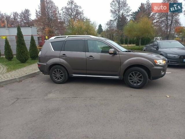 Коричневий Міцубісі Аутлендер, об'ємом двигуна 2.2 л та пробігом 240 тис. км за 10900 $, фото 5 на Automoto.ua