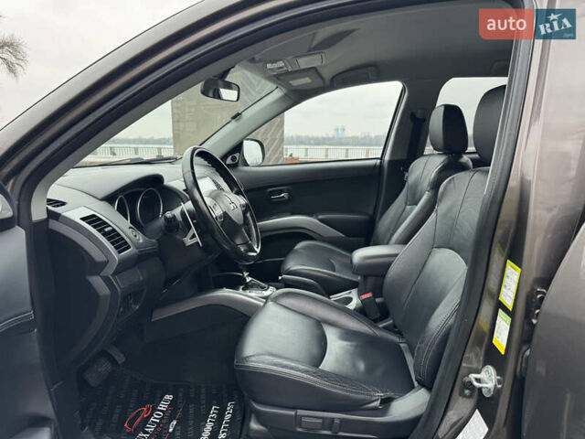 Коричневый Мицубиси Аутлендер, объемом двигателя 2.18 л и пробегом 208 тыс. км за 10555 $, фото 61 на Automoto.ua